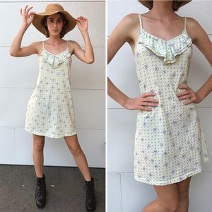 HUE pale green lounge dress with flowers sz S